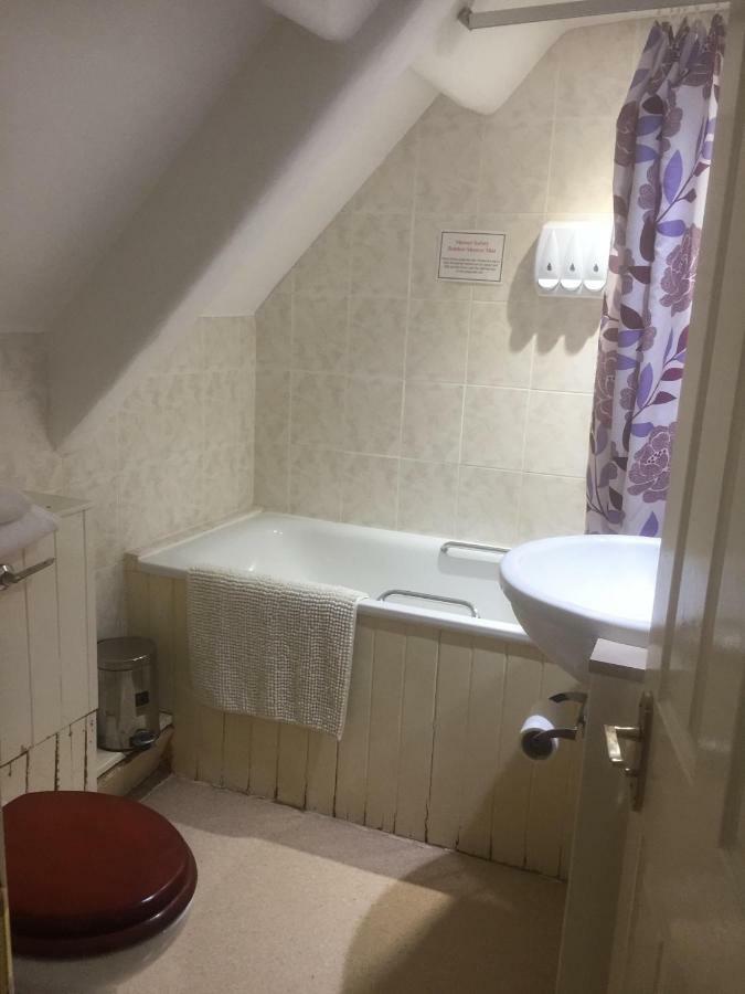 צ'יפנהאם The Bear Hotel מראה חיצוני תמונה